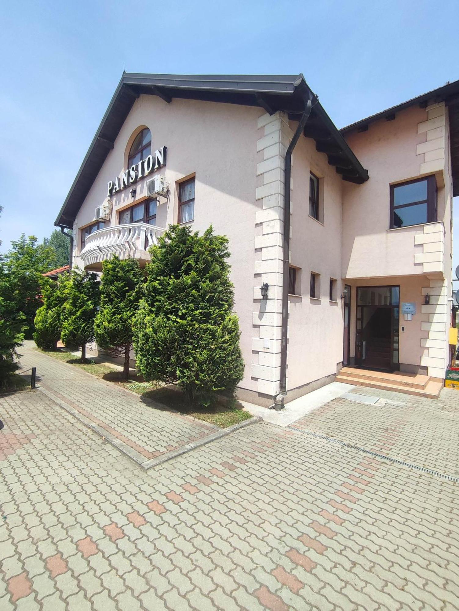 Pansion Kamin Bed and Breakfast Lukavica Exteriör bild