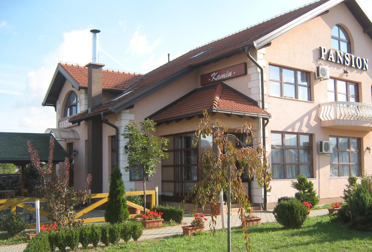 Pansion Kamin Bed and Breakfast Lukavica Exteriör bild