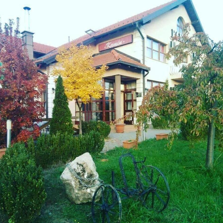 Pansion Kamin Bed and Breakfast Lukavica Exteriör bild